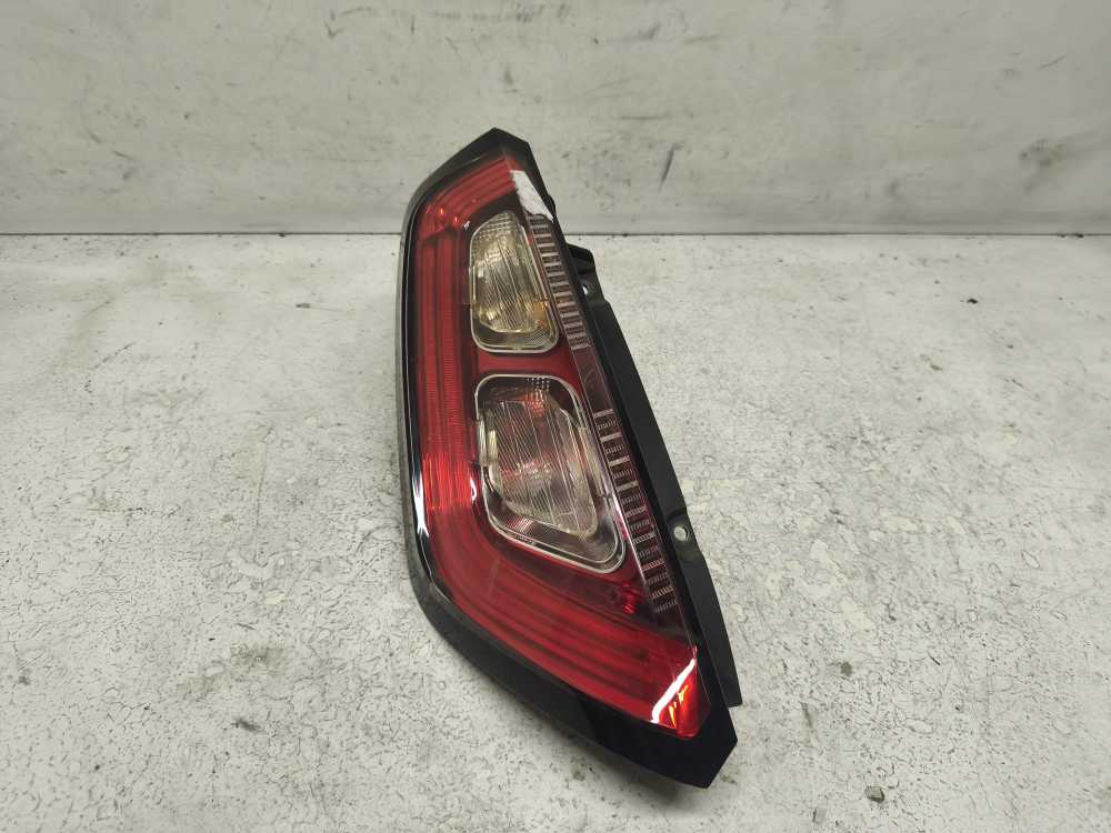 FEU ARRIERE GAUCHE FIAT PUNTO 1/2012+ / PUNTO EVO 11/2009-2012 - Vue 1